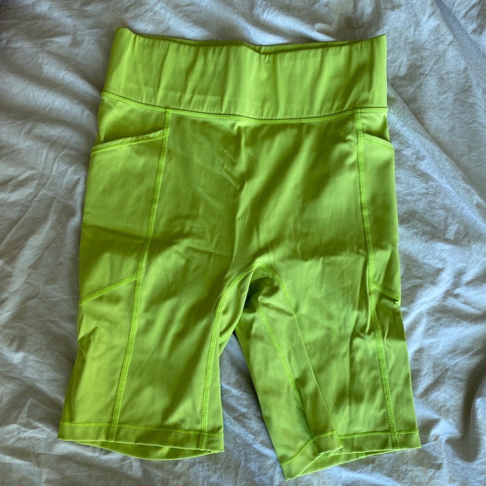 All Access center stage pocket short